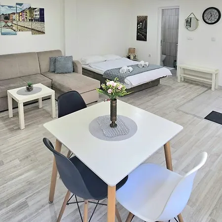 Modern In Heart Of Old Town Apartmán